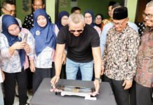 Posyandu Kenanga Diresmikan, Pemkot Bogor Minta Kader Jangan Cuma Tunggu Warga Datang Wakil Wali Kota Bogor Jenal Mutaqin saat meresmikan sekretariat dan Posyandu Kenanga di Tanah Sareal. Foto: Pemkot Bogor