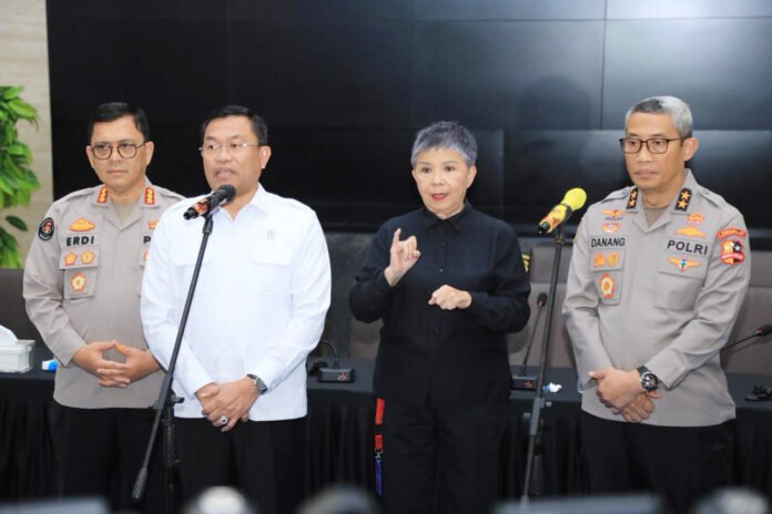 Wakil Kepala BGN dan Satgas MBG Polri saat memberikan keterangan terkait dugaan jual beli titik SPPG di Jakarta. Foto: BGN Wakil Kepala BGN dan Satgas MBG Polri saat memberikan keterangan terkait dugaan jual beli titik SPPG di Jakarta. Foto: BGN