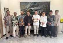 Emil Dardak Buka Jalan Akademi Buah Nusantara, Jatim Siap Jadi Rumah Pendidikan Hortikultura Wakil Gubernur Jawa Timur Emil Dardak saat menerima audiensi pengurus Akademi Buah Nusantara di Surabaya. Foto: Pemprov Jatim