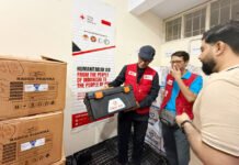 PMI Kirim Bantuan Medis Rp2 Miliar untuk Iran yang Dilanda Krisis Kesehatan Pekerja menyiapkan bantuan obat-obatan dan alat kesehatan yang akan dikirim PMI untuk masyarakat terdampak konflik di Iran. (Dok. PMI)