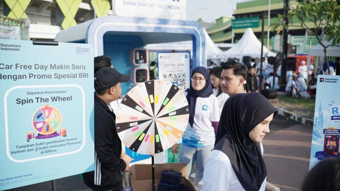 Pengunjung mengikuti kegiatan CFD Bareng BRImo yang digelar BRI KC Bekasi Siliwangi di kawasan GOR Patriot Bekasi. (Dok. BRI) Pengunjung mengikuti kegiatan CFD Bareng BRImo yang digelar BRI KC Bekasi Siliwangi di kawasan GOR Patriot Bekasi. (Dok. BRI)