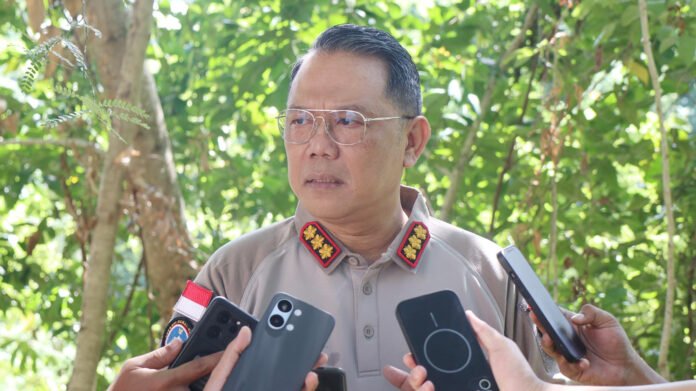 Kasatgas Humas Operasi Damai Cartenz 2026 Kombes Pol Yusuf Sutejo saat memberikan paparan terkait situasi keamanan di Intan Jaya. Foto: Satgas Cartenz