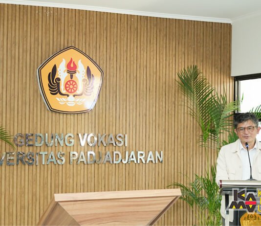 Dilirik Ribuan Pendaftar, Program Vokasi Unpad Bikin Persaingan SNBT 2026 Makin Ketat Dekan Sekolah Vokasi Unpad, Dr. Kurniawan Saefullah, S.E., M.Ec. Foto: Unpad
