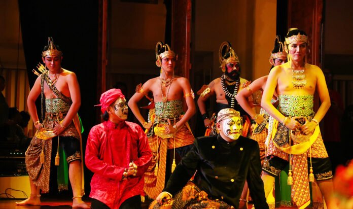 Salah satu adegan dalam pementasan Wayang Orang Bharata lakon "Petruk Dadi Dalang" yang digelar di Gedung Kesenian Wayang Orang Bharata, Jakarta Pusat. (Dok. Dinas Kebudayaan DKI Jakarta)