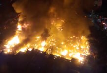 Kebakaran Hebat Landa Permukiman Padat di Kemayoran, 33 Unit Damkar dan 100 Personel Dikerahkan Kobaran api membakar kawasan permukiman padat di Kebon Kosong, Kemayoran, Jakarta Pusat, Senin (1/6/2026) malam. Foto: Tangkapan layar video Instagram @frdhaml