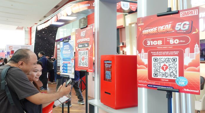 Jakarta Fair 2026 Jadi Etalase Telkomsel, Dari Paket Murah Rp10 hingga Jaringan Tambahan di Area JIExpo Booth Telkomsel menghadirkan promo layanan digital dan konektivitas di Jakarta Fair Kemayoran 2026 (Dok. Telkomsel)