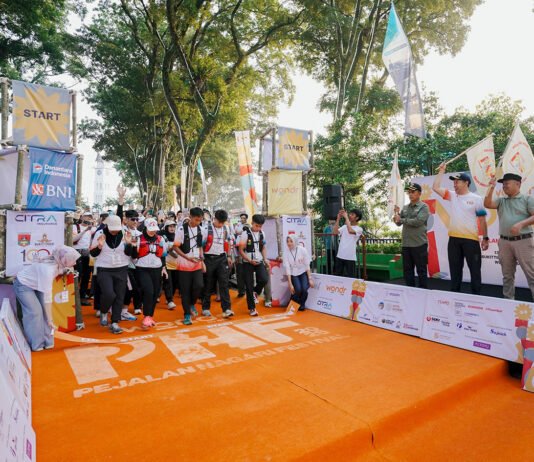wondr Pejalan Nagari Festival 2026 Ramai Peserta Mancanegara, Bukittinggi dan Koto Gadang Makin Dilirik Wisatawan Ratusan Peserta Bersiap Memulai wondr Pejalan Nagari Festival 2026 di Kawasan Jam Gadang. Foto: Wondr