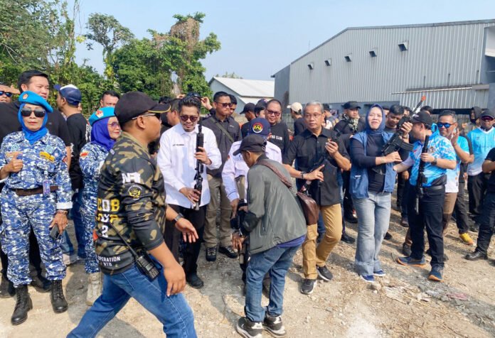 Peserta perempuan dari sejumlah SKPD Kota Bogor mengikuti Airsoftgun Competition dalam rangka Hari Jadi Bogor ke-544 di Arena FAI Kota Bogor. Foto: Harnas.id