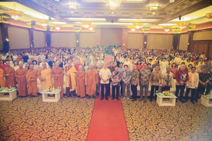 Wali Kota Bogor Dedie Rachim menghadiri kegiatan Dharmasanti Umat Buddha Kota Bogor dalam rangka Waisak 2026 di Puri Begawan. Foto: Pemkot Bogor Wali Kota Bogor Dedie Rachim menghadiri kegiatan Dharmasanti Umat Buddha Kota Bogor dalam rangka Waisak 2026 di Puri Begawan. Foto: Pemkot Bogor