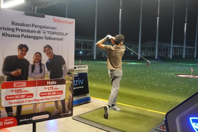 Telkomsel bersama TOPGOLF menghadirkan paket eksklusif bagi pelanggan SIMPATI dan Halo berupa kuota internet 30 GB serta voucher bermain golf selama dua jam di TOPGOLF Jakarta. Foto: Harnas.id