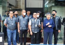 Jejak Proyek Gula Rp645 Miliar Mulai Dibongkar, Penyidik Geledah Kantor WIKA dan Sejumlah Lokasi di Jatim Ketua Tim Penyidik Dittindak Kortastipidkor Polri Kombes Pol. Gunawan saat menyampaikan keterangan pers terkait penggeledahan dalam kasus dugaan korupsi proyek Pabrik Gula Asembagus. (Dok. Polri)