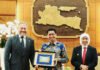 ITS Buka Jalan Kerja Sama dengan Rusia, Teknologi Kapal Cepat Jadi Bahasan Utama di Grahadi Gubernur Jawa Timur dukung kolaborasi Pengembangan lapal cepat ITS dan Kota Saint Petersburg. Foto: Humas ITS