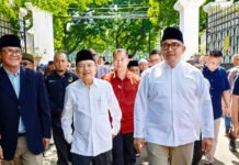 Tahun Baru Hijriah Jadi Pengingat, Jusuf Kalla: Masjid Jangan Hanya Ramai Saat Salat Jusuf Kalla menghadiri peringatan Tahun Baru Hijriah 1448 H di Masjid Agung Bandung. Foto: Harnas.id