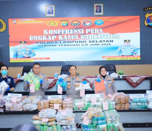 Bakauheni Kembali Jadi Pintu Masuk Narkoba, Polda Lampung Sita Barang Bukti Senilai Rp235 Miliar Barang bukti narkotika hasil pengungkapan kasus peredaran narkoba di Bakauheni, Lampung Selatan. Foto: Polri