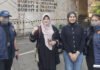 Kuasa Hukum Konfirmasi, Dr Tifa Ditangkap dan Dibawa ke Polda Metro Jaya Dr Tifa berada di lingkungan Polda Metro Jaya usai dikabarkan diamankan aparat kepolisian. Foto: Harnas.id