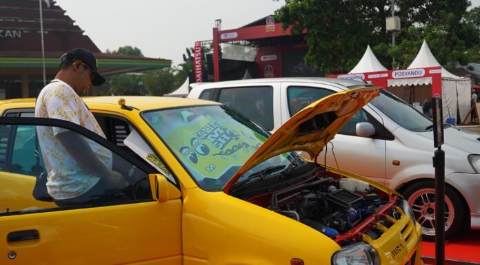 Daihatsu Mira Millow Milik BK Garage Curi Perhatian di Daihatsu Kumpul Sahabat Depok 2026 Daihatsu Mira "Millow" milik Bang Kris dari BK Garage Depok menjadi salah satu kendaraan yang mencuri perhatian pengunjung dalam gelaran Daihatsu Kumpul Sahabat 2026 di Alun-Alun Kota Depok, Minggu (21/6/2026). Foto: Harnas.id