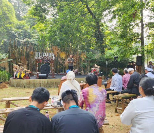 KULTURA Sunda Ngariung di Kebun Raya Bogor, Menghidupkan Tradisi Sunda di Tengah Wisata Modern