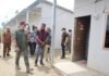 Huntara Sempat Dihantam Puting Beliung, BNPB Pastikan 72 Unit di Aceh Utara Sudah Kembali Layak Huni Kepala Badan Nasional Penanggulangan Bencana (BNPB) Letjen TNI Dr. Suharyanto meninjau progres perbaikan Huntara di Desa Rumoh Rayeuk, Kecamatan Langkahan, Kabupaten Aceh Utara yang telah selesai diperbaiki setelah rusak akibat diterjang angin puting beliung beberapa waktu lalu. Kepala BNPB pada kesempatan tersebut juga menyerahkan bantuan kepada para penghuni Huntara, Selasa (23/6). Dok. BNPB
