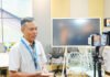 Listrik Kerap Kedip, Elektronik di Rumah Bisa Cepat Tumbang? Pakar ITS Bongkar Cara Aman Menghadapinya Dosen Departemen Teknik Elektro ITS Dedet Candra Riawan saat memberikan penjelasan terkait langkah preventif melindungi perangkat elektronik saat pemadaman listrik. (Dok. ITS)