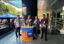 BRI BO Gatot Subroto Tawarkan Promo Spesial KPR dan BRIguna di Friday Market DJP Layanan Pembiayaan: Petugas BRI BO Gatot Subroto melayani pengunjung pada kegiatan Friday Market di lingkungan Direktorat Jenderal Pajak (DJP), Jakarta. Dalam kegiatan tersebut, BRI menawarkan promo khusus KPR dan BRIguna untuk memudahkan akses pembiayaan bagi masyarakat. Foto: Harnas.id
