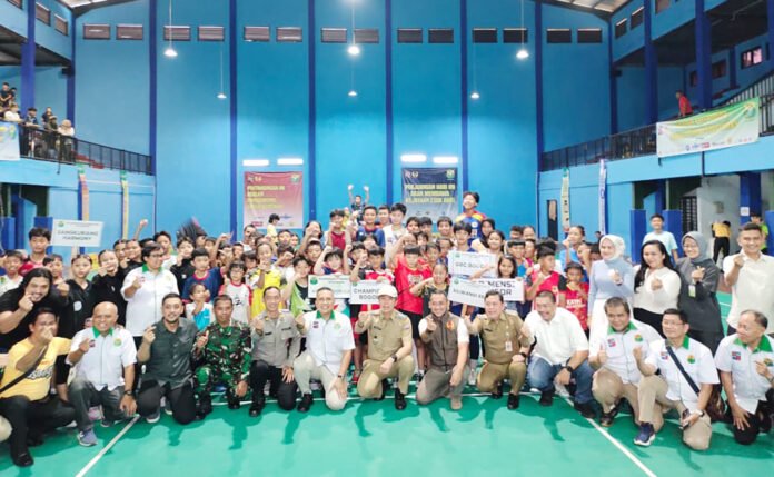 Suasana pembukaan Kejuaraan Kota (Kejurkot) PBSI Kota Bogor 2026 di Gedung Indoor B GOR Pajajaran. Foto: Harnas.id