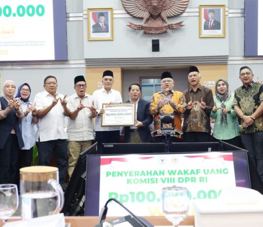 Komisi VIII DPR RI dan BWI Luncurkan WALI, Wakaf Uang Legislator Resmi Dimulai Peluncuran Program Wakaf Legislator Indonesia (WALI) oleh Badan Wakaf Indonesia dan Komisi VIII DPR RI di Gedung Parlemen, Jakarta. (Dok. BWI)