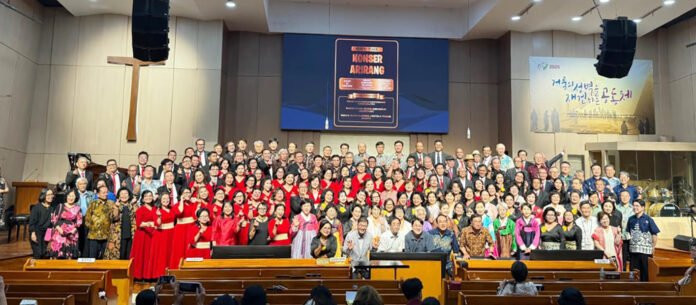 Paduan Suara FS GMKI Medan Jabodetabek dan Gereja Konta Gyeonggi Korea Selatan tampil dalam Konser Arirang di Jakarta. (Dok. harnas.id)