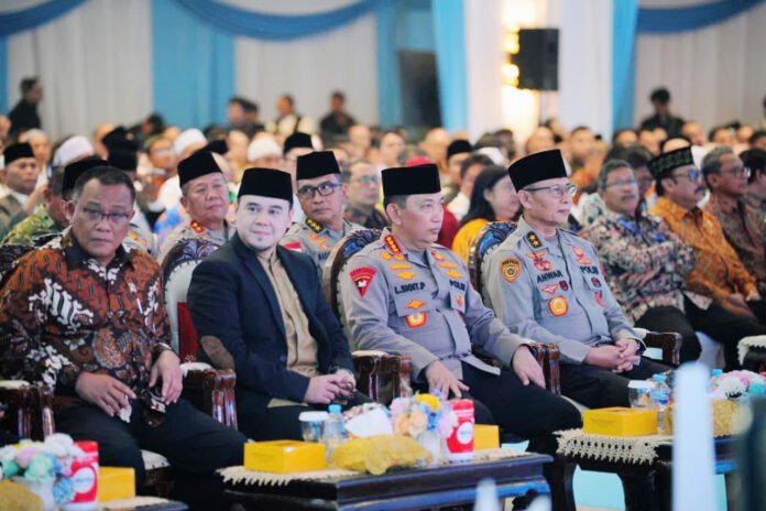 Kapolri Jenderal Listyo Sigit Prabowo menghadiri doa bersama lintas agama menjelang Hari Bhayangkara ke-80 di STIK-PTIK Lemdiklat Polri. (Dok. Polri)