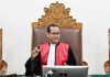 Hakim Minta Kasus Penyiraman Air Keras Aktivis KontraS Tak Berhenti di Tengah Jalan, Polda Metro Jaya Wajib Lanjutkan Penyidikan Hakim tunggal Suparna saat memimpin sidang praperadilan yang diajukan Tim Advokasi untuk Demokrasi (TAUD) di Pengadilan Negeri Jakarta Selatan. Foto: Istimewa