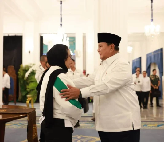 Sehari Usai Rombak Eselon I, Nanik Deyang Putuskan Mundur dari BGN Nanik Sudaryati Deyang saat menghadiri kegiatan Badan Gizi Nasional sebelum menyatakan pengunduran diri dari jabatan Kepala BGN (dok. BGN)