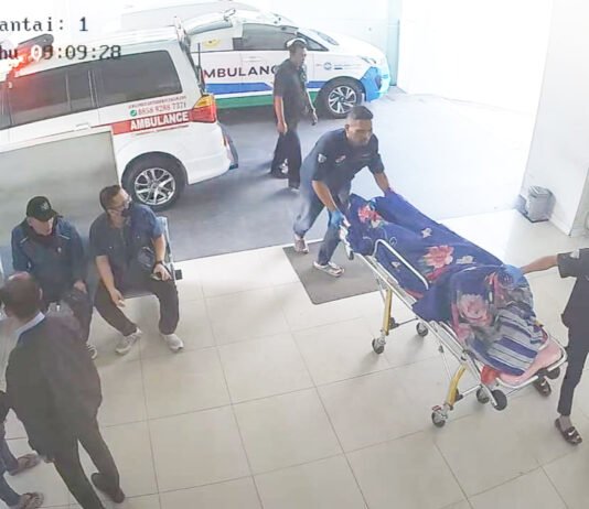Kematian Karumga Eks Jampidsus Febrie Adriansyah Masih Misterius, Polda Metro Jaya Telusuri Seluruh Rangkaian Peristiwa Petugas kepolisian masih melakukan penyelidikan terkait meninggalnya Sutrimo di kawasan Kebayoran Baru, Jakarta Selatan. dok: Tangkapan layar CCTV rumah sakit