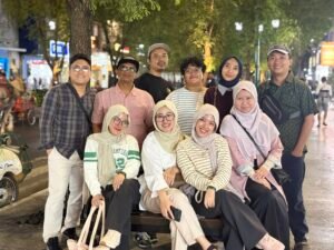 Tawa yang sempat memenuhi perjalanan 15 jam dari Bogor akhirnya berlanjut di sudut-sudut Kota Yogyakarta. Foto: Harnas.id