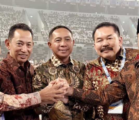 Momen Langka di Harkopnas 2026, Kapolri hingga Kepala BIN Kompak Satu Frame Lima Pimpinan Lembaga Negara Hadiri Puncak Hari Koperasi Nasional 2026 di Indonesia Arena Jakarta. Foto: Istimewa