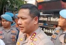 Kortas Tipidkor dan Polda Metro Sisir Kafe hingga Money Changer di Cipete, Delapan Lokasi Masuk Radar Penyidikan Budhi Herdi Susianto, penyidik Kortas Tipidkor Polri, saat memberikan keterangan terkait perkembangan penanganan perkara dugaan korupsi dan tindak pidana pencucian uang. (Dok. Istimewa)