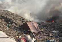 BNPB Kerahkan Helikopter Water Bombing, Kebakaran TPA Jatiwaringin Masih Meluas Situasi kebakaran di TPA Jatiwaringin, Kabupaten Tangerang. (Dok. BNPB)