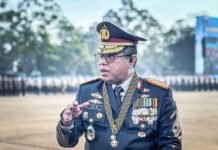 Hari Bhayangkara ke-80, Ribuan Warga Ambil Bagian di Upacara Bersama Polri di Cikeas Irjen Pol. Johnny Eddizon Isir menyampaikan keterangan mengenai rangkaian Hari Bhayangkara ke-80. (Dok. Polri)