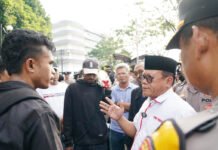 Terima Aspirasi Mahasiswa, Sugeng Santoso Soroti Dugaan Penyalahgunaan Mobil Dinas hingga Pokir DPRD Ketua Komisi I DPRD Kota Bogor Sugeng Teguh Santoso menerima aspirasi Federasi Mahasiswa Revolusioner (FMR) Bogor Raya di Gedung DPRD Kota Bogor. Foto: Humpro