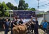 BRI KC Mabes TNI Cilangkap Salurkan Sapi Kurban untuk PPSU Pasar Minggu, Tebar Kebahagiaan Iduladha 1447 H Pimpinan BRI KC Mabes TNI Cilangkap bersama panitia YBM BRILiaN menyerahkan dan mendistribusikan daging kurban kepada petugas PPSU serta masyarakat sekitar Pasar Minggu, Jakarta Selatan, dalam rangka Hari Raya Iduladha 1447 Hijriah/2026 Masehi. Foto: Harnas.id
