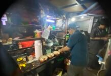 Warung Dongko Bogor Buktikan Kuliner Sederhana Masih Digemari, Inovasi Jadi Langkah Berikutnya Warung Dongko di Jalan Sawojajar, Kota Bogor, menyajikan aneka kuliner malam favorit dengan suasana sederhana dan nyaman bagi para pelanggan. Foto: Harnas.id