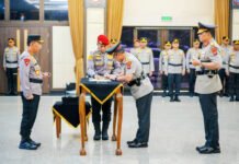 Kapolri Reshuffle Enam Kapolda Sekaligus, Kursi Pimpinan Polda Bergeser di Sejumlah Daerah Pelaksanaan pelantikan dan serah terima jabatan enam Kapolda di Rupattama Mabes Polri, Jakarta (Dok. Polri)
