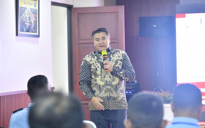 Ferdi Setiawan Soroti Pentingnya Revisi RUU Penyiaran di Tengah Perkembangan Media Digital. Foto: Harnas.id Ferdi Setiawan Soroti Pentingnya Revisi RUU Penyiaran di Tengah Perkembangan Media Digital. Foto: Harnas.id
