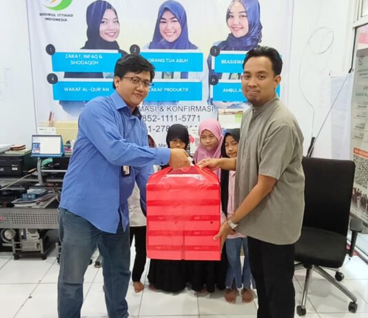 Jumat Berkah BRI Gatot Subroto Menyapa Panti Asuhan, 90 Paket Makanan Dibagikan di Jakarta Penyaluran 90 Paket Makanan Program Jumat Berkah BRI BO Gatot Subroto ke Panti Asuhan Khoirul Ittihad Jakarta (Dok. BRI)