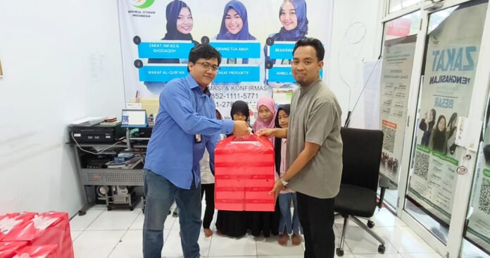 Penyaluran 90 Paket Makanan Program Jumat Berkah BRI BO Gatot Subroto ke Panti Asuhan Khoirul Ittihad Jakarta (Dok. BRI) Penyaluran 90 Paket Makanan Program Jumat Berkah BRI BO Gatot Subroto ke Panti Asuhan Khoirul Ittihad Jakarta (Dok. BRI)