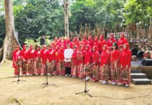 Sebulan Tampil di Kultura Kebun Raya Bogor, Angklung Srikandi Bogor Baru Tutup Penampilan dengan Pesan untuk Generasi Muda Penampilan Srikandi Angklung Bogor Baru dalam Kultura Ngariung Sunda di Kebun Raya Bogor, Sabtu (11/7/2026) (Dok. Harnas/US)