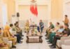 Dedie Rachim Perkenalkan Wajah Kota Bogor kepada Perwira Asing Peserta Sesko TNI Wali Kota Bogor Dedie Rachim Menerima Delegasi Siswa Mancanegara Sesko TNI di Balai Kota Bogor (Dok. Pemkot Bogor)