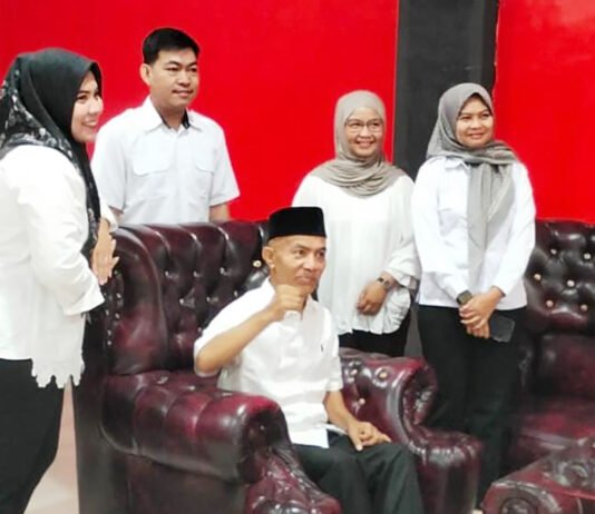 Muncul di DPRD, Irpan Setiawan Tepis Spekulasi Soal Kondisi Kesehatannya Anggota DPRD Kota Bandarlampung Irpan Setiawan Saat Kembali Beraktivitas di Kantor DPRD Kota Bandarlampung (Dok. Istimewa)