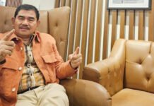 Prof. Juanda Soroti Polemik Tersangka FA, Tak Diperiksa Dulu Bukan Berarti Cacat Hukum Prof. Dr. Juanda memberikan pandangan hukum terkait penetapan tersangka FA oleh penyidik Kortas Tipikor Polri dan Polda Metro Jaya. Foto: Istimewa