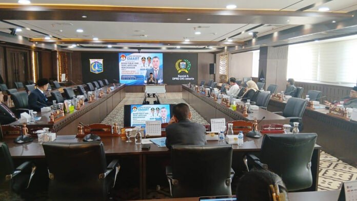 Calon Komisioner Komisi Informasi DKI Jakarta Ferdi Setiawan saat menyampaikan gagasan terkait keterbukaan informasi publik dan Jakarta Open Government 2030.  Foto: Istimewa