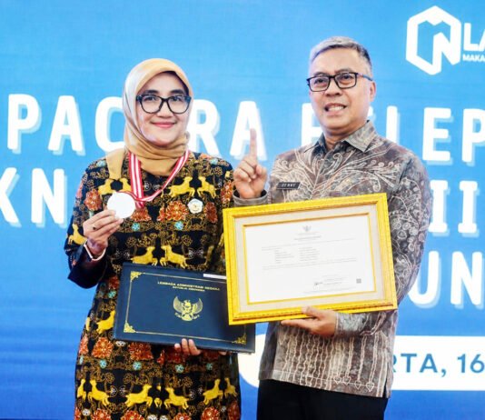 Dua ASN Kota Bogor Masuk Jajaran Terbaik PKN II Nasional, Kadinkes Raih Peringkat Satu Sekda Kota Bogor bersama ASN berprestasi usai mengikuti Pelatihan Kepemimpinan Nasional Tingkat II di LAN. Foto: Pemkot Bogor