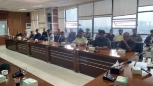 Forum pertemuan satpam se-Kota Bogor di Ruang Serbaguna DPRD Kota Bogor membahas peningkatan kompetensi, kesejahteraan, serta kebutuhan perlengkapan kerja sebagai upaya mendukung profesionalisme tenaga keamanan. Foto: Harnas.id